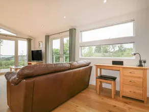 Child-friendly beautiful cottage with jacuzzi & garden | Pets are welcome - Image 5