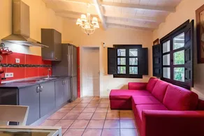 Family-oriented house with garden & BBQ | Mountain view | Perfect for remote work | Pets allowed - Image 4