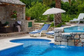 Children-friendly villa with terrace, garden & BBQ | Pool view | Pets are welcome - Image 2