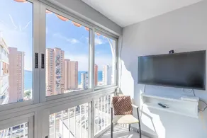 Appartement avec piscine, jardin et internet haut débit | Vue jardin - Image 4