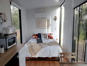 Coastal Tiny House for Glamping near Deepwater National Park - Image 5