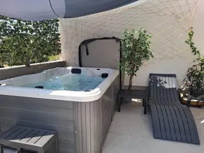 Villa con barbacoa, piscina privada y jacuzzi - Image 2