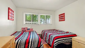 Rustic Lakefront Cabin Getaway on Lake Huron Sandy Shores in Michigan - Image 5