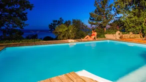 Nice flat with terrace, garden & pool - Image 4