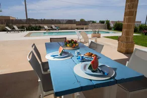 Maison adaptée aux familles avec piscine privée, barbecue et jardin | Vue plage | Proche de la plage | Avec animaux bienvenus - Image 2
