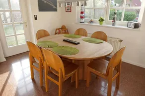 Geräumiges Ferienhaus "Sturmfrei" mit großem Garten und Terrasse - Image 5