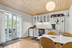Holiday home with terrace & barbecue | Sea view | Next to the beach - Image 5