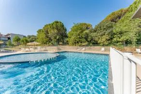 Apartment “Les Rivages du Gardon” with Shared Pool, Wi-Fi and Air Conditioning - Image 3