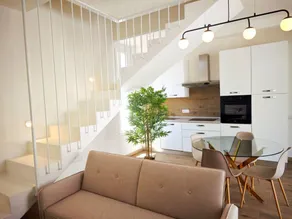 Holiday home with private pool & garden - Image 2