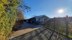 Holiday home with terrace & garden - Image 2