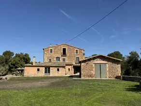 Century-old house with a stunning pool in Cardona - Image 2