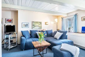Holiday Home 'Voß' with Private Terrace, Private Garden and Wi-Fi - Image 3
