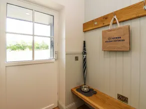 Cottage with barbeque & garden - Image 3