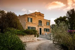Villa with garden, barbeque & terrace - Image 5