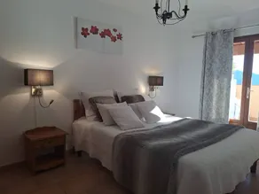 Flat with garden, pool & terrace | Panoramic view - Image 3