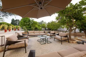 Charming flat with pool, garden & barbecue - Image 3