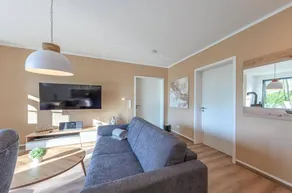 5 Sterne Ferienapartment „Honigbiene“ mit seitlichem Blick auf den Krakower See - Image 4