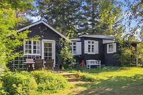 Holiday home with terrace & BBQ - Image 2