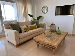 Grand appartement de vacances entièrement équipé avec internet haut débit, jardin et terrasse | Vue plage | Proche de la plage | Avec animaux bienvenus - Image 4