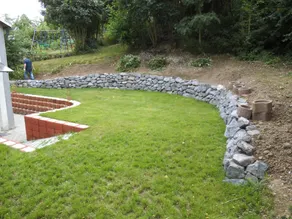Flat with garden & terrace - Image 4