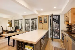 UTE 302 - 2 Br condo by RedAwning - Image 5