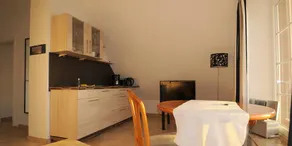 Casa con barbacoa, terraza y jardín - Image 2