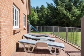Holiday home with jacuzzi, barbecue & sauna - Image 4