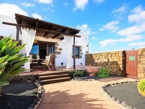 Holiday home with garden, private pool & barbeque - Image 2