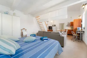 Holiday home with terrace & garden - Image 2