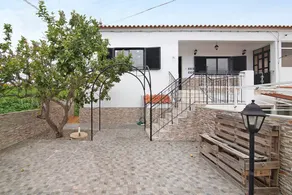Appartement avec internet haut débit, terrasse et jardin - Image 3