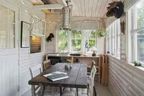Wooden house with wild garden by Sejerø Bay - Image 3
