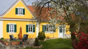 Holiday home with terrace & garden - Image 3