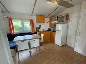 Mobilheim mit Terrasse und beheiztem Pool | Haustiere sind willkommen - Image 5