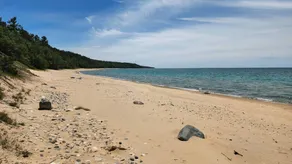 Tree Fort - Honeymoon Cottage On Lake Michigan - Image 3