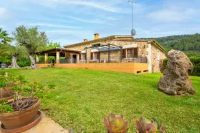 Children-friendly villa with terrace, garden & barbecue | Mountain view - Image 3