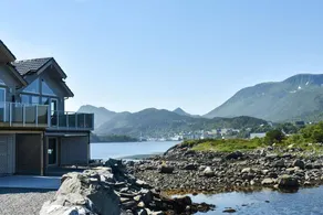 Casa totalmente equipada con terraza y jardín | Vistas al agua - Image 2