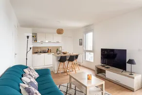 Family-oriented apartment with terrace - Image 3