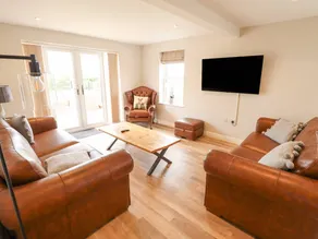 Cottage with garden - Image 3