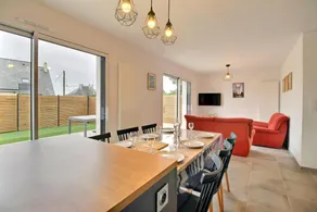 Family-friendly pleasant holiday home with terrace, garden & barbeque | Sea view | Pets are welcome - Image 3