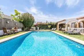 Villa 'Jami' with Private Pool, Wi-Fi and Air Conditioning - Image 2