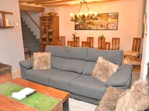 Apartment with terrace - Image 5