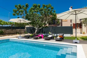 Villa mit Grill, Garten und Terrasse - Image 3