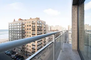 Apartment with terrace - Image 3