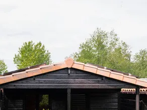 Family-oriented bungalow with pool - Image 4