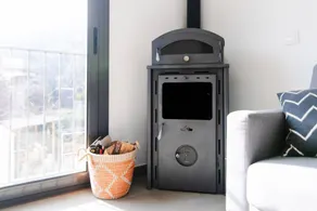 Holiday home with BBQ & terrace | Lake view - Image 3