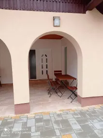 Fully equipped holiday apartment with terrace & garden - Image 5