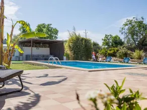 Großzügiges Ferienhaus mit Grill, Garten und privatem Pool | Bergblick - Image 4