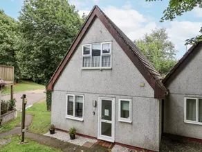 Cottage with pool - Image 2