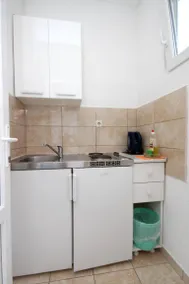 Studio with terrace & garden - Image 2