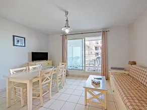 Family-oriented flat with terrace, sauna & pool | Beach nearby - Image 5
